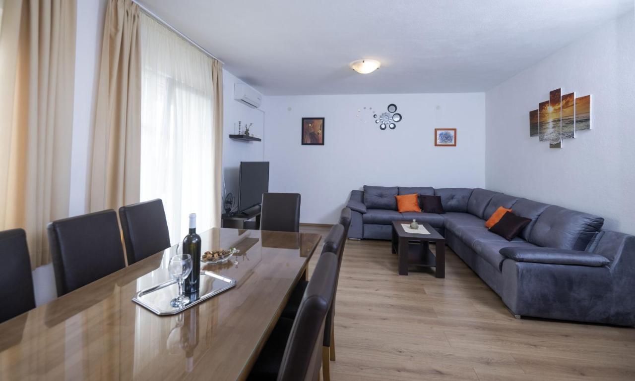 Apartment Jelcic Podstrana Esterno foto